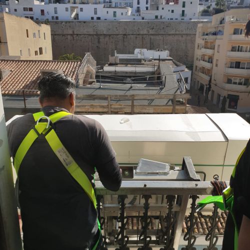 Vista de la plataforma llegando a la altura del piso