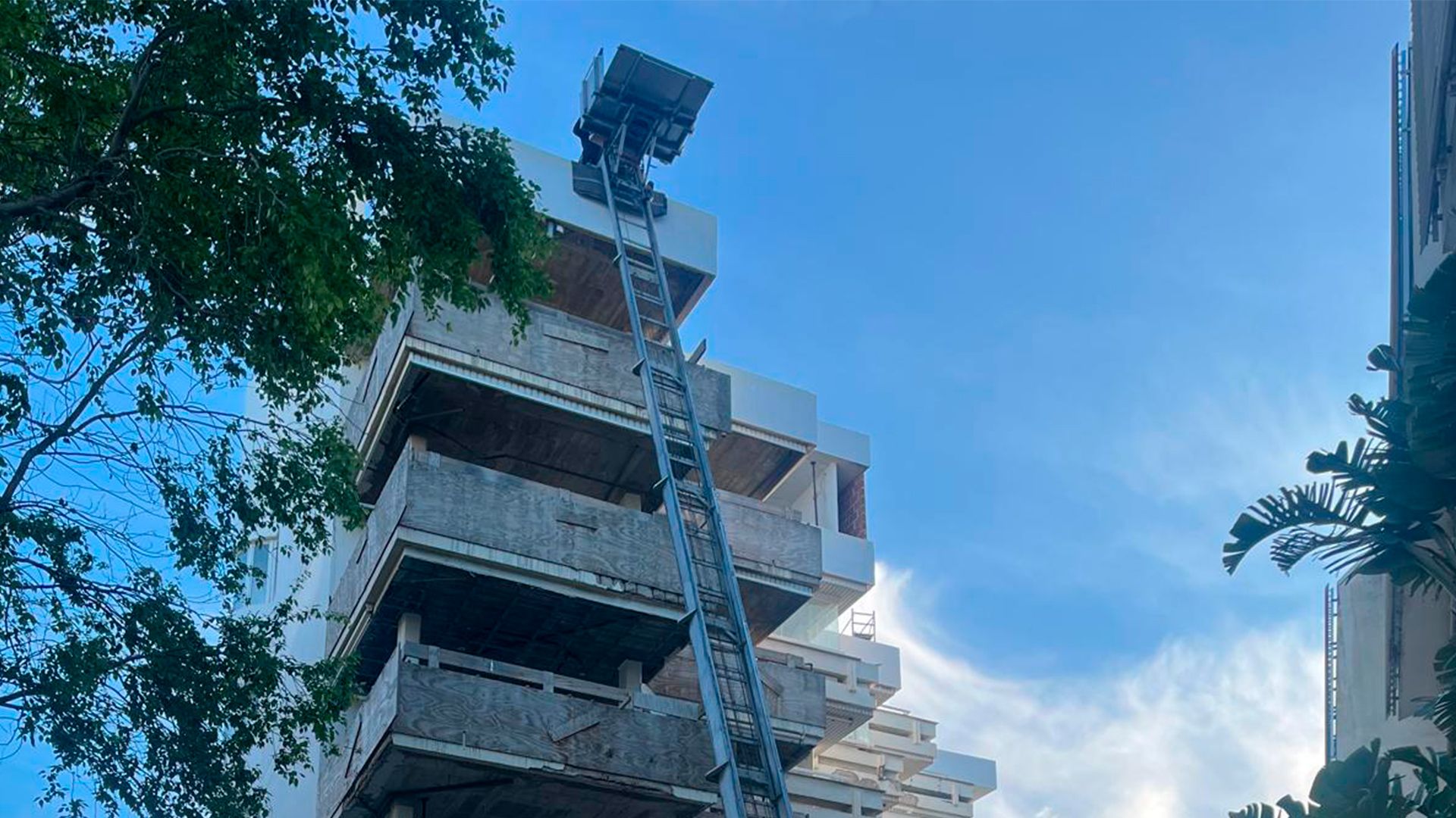 Traslado de Mobiliario con Grúa Elevadora en Ibiza